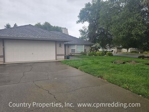 Building Photo - Spacious Home in Saratoga Estates with Lan...