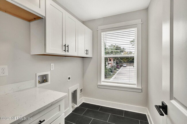 Building Photo - 8859 AMALFI Ct