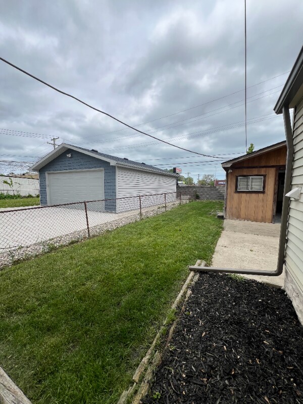 Building Photo - 23124 Grove St