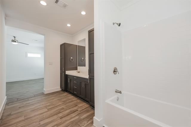 Building Photo - 1605 Daniel Dr