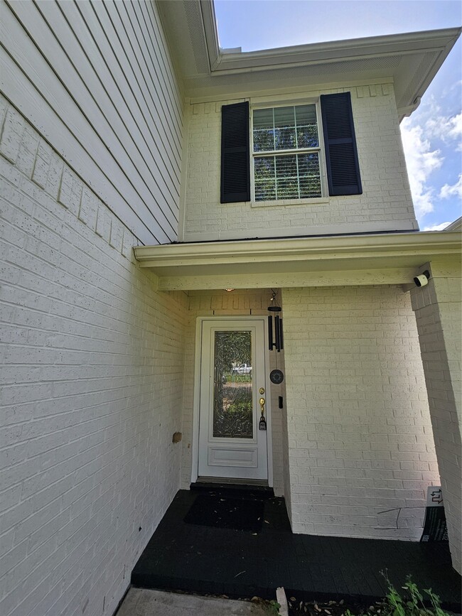 Building Photo - 9207 Dairy View Ln