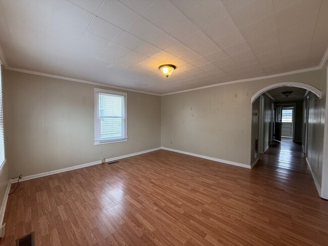 Building Photo - 3 Bedroom 1 Bathroom Home in Greeneville, TN