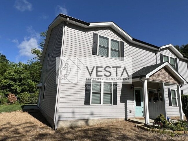 Building Photo - 12 Riddle Rd