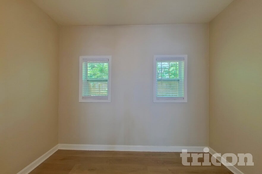 Building Photo - 12264 Crestwood Ct