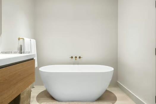 Building Photo - 100 South Pointe Dr