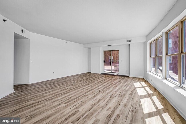 Building Photo - 960 Fell St