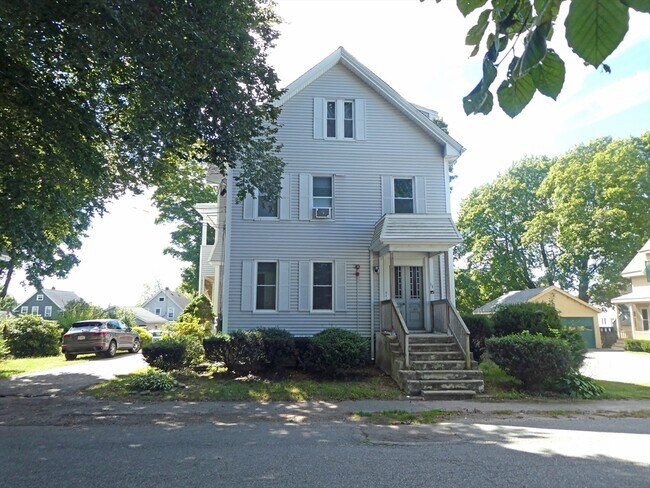 Building Photo - 14 Forest St