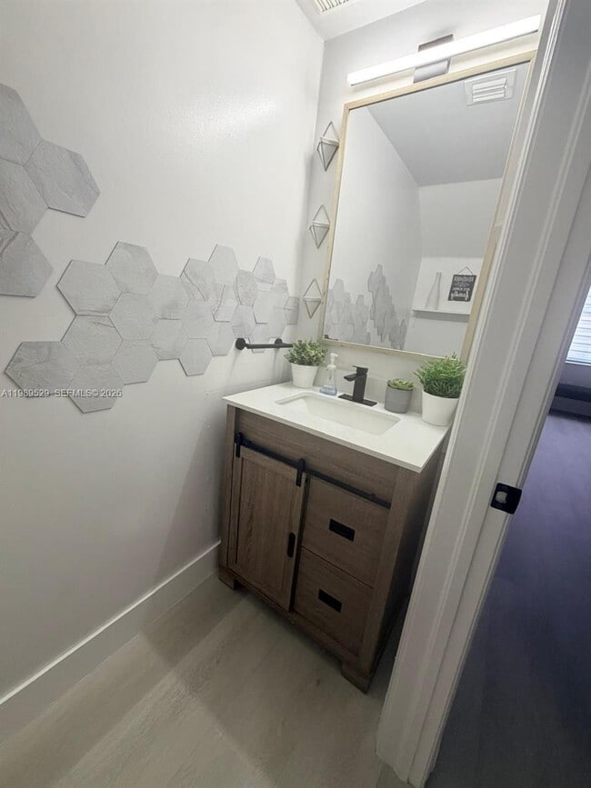 Building Photo - 1022 NE 42nd Terrace