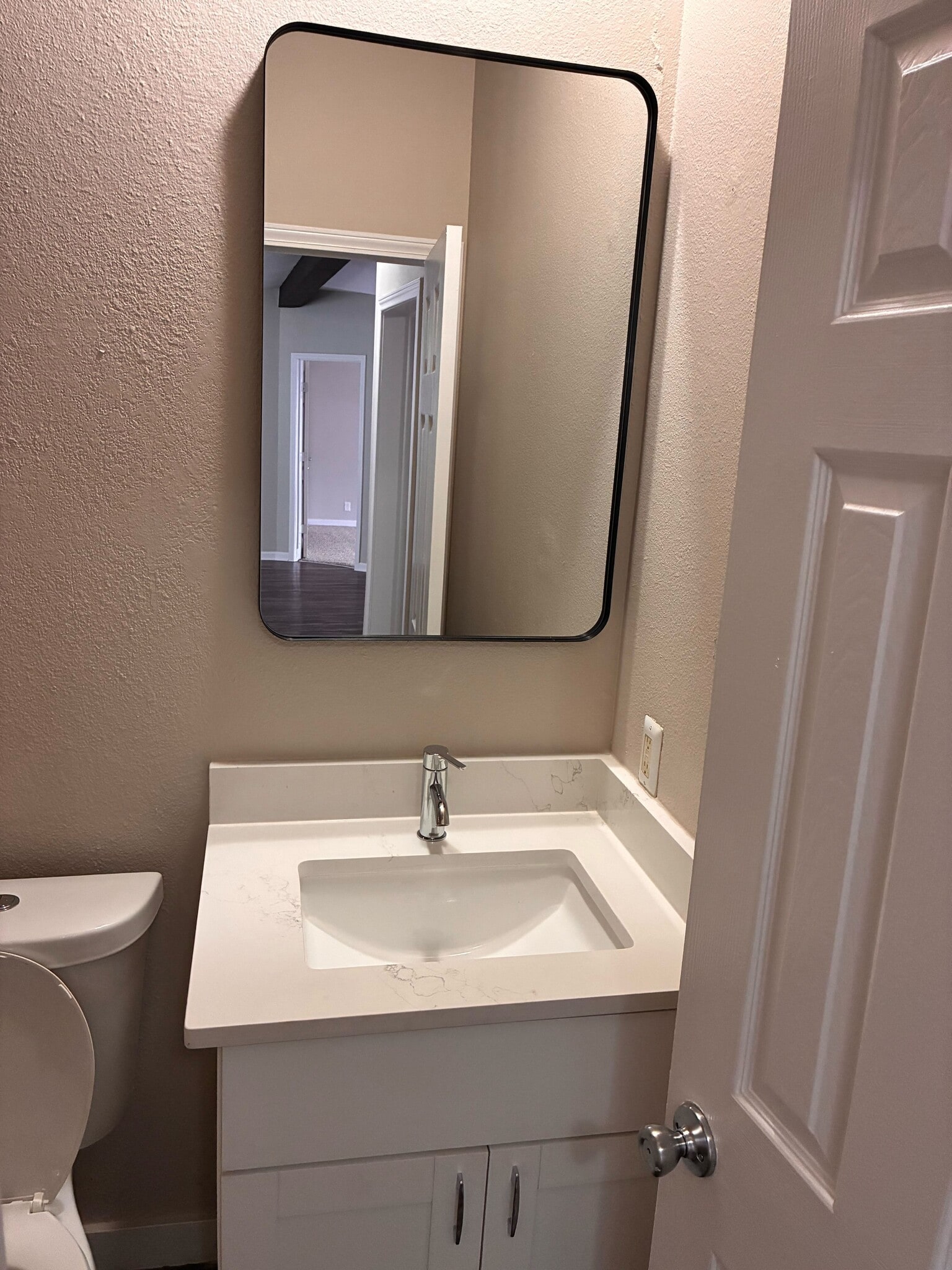 Building Photo - 1403 Darold Dr