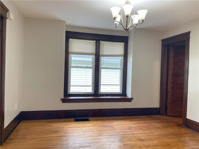 Building Photo - 307 Milton Ave