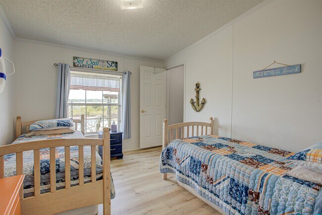 Building Photo - 6347 Salado Rd