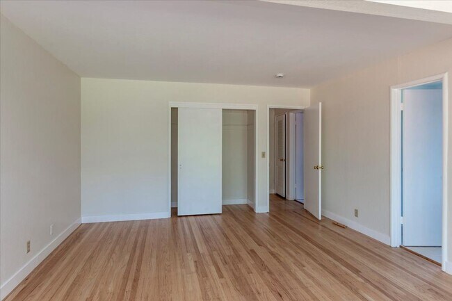 Building Photo - Terrific Sunnyvale Home