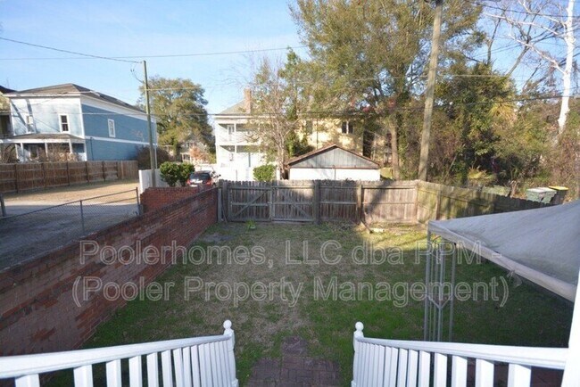 Building Photo - 536 E Waldburg St