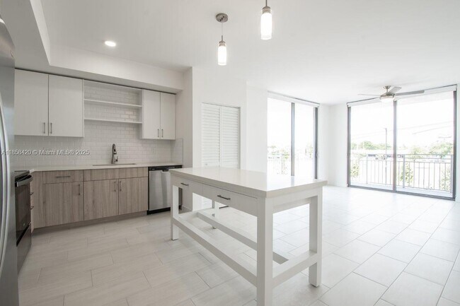 Primary Photo - 3645 NW 36th St