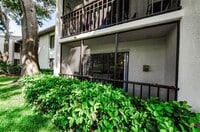 Building Photo - 2575 Pine Ridge Way S