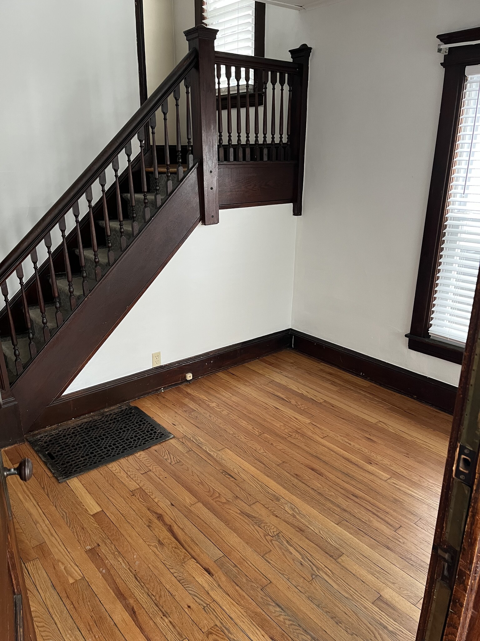 Building Photo - 351 Tennyson Ave