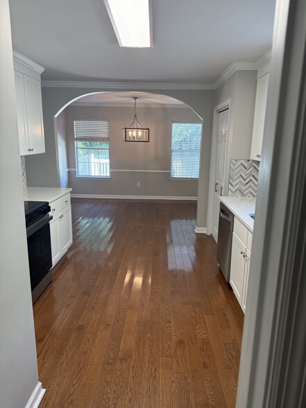 Building Photo - 823 Harbor Place Dr