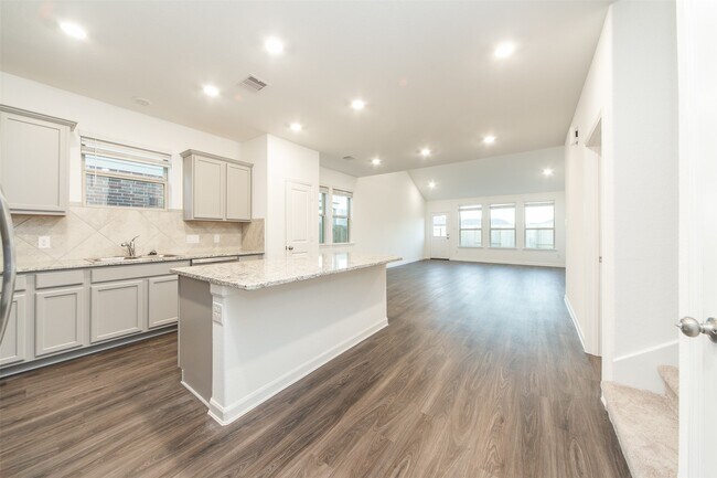 Building Photo - 3318 Paddock Landing St