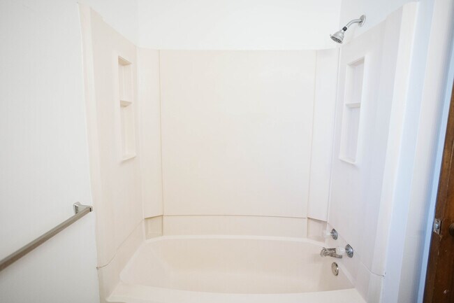 Building Photo - 1405 San Carlos Rd SW