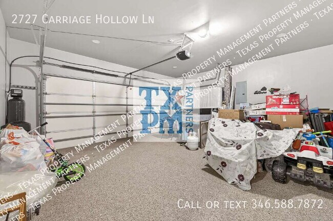 Building Photo - 2727 Carriage Hollow Ln