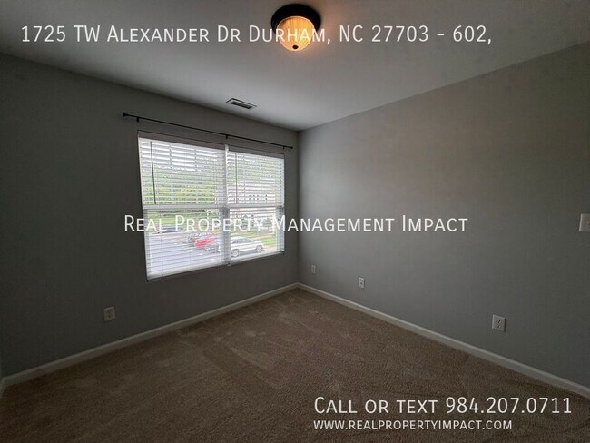 Building Photo - 1725 TW Alexander Dr
