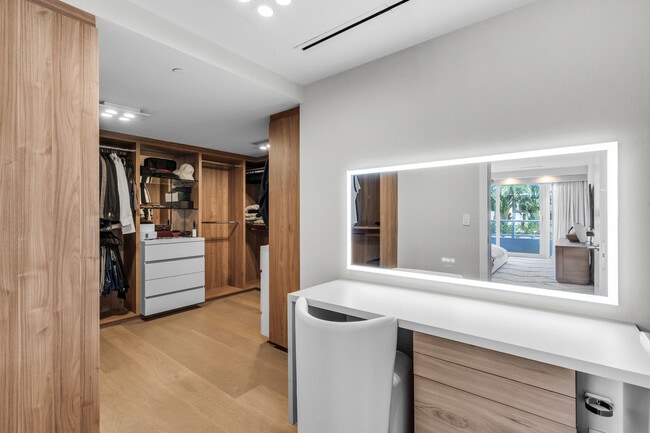 Building Photo - 4701 Meridian Ave