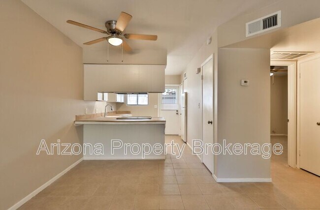 Primary Photo - 2323 S College Ave