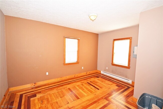 Building Photo - 668 Sumner St