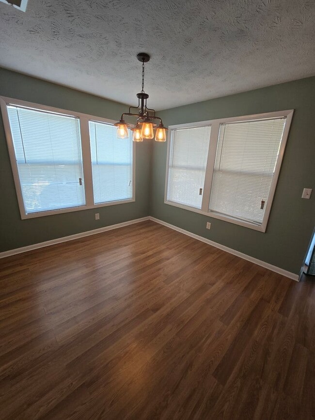 Building Photo - 1018-4 Woodcreek Dr - Stewarts Creek