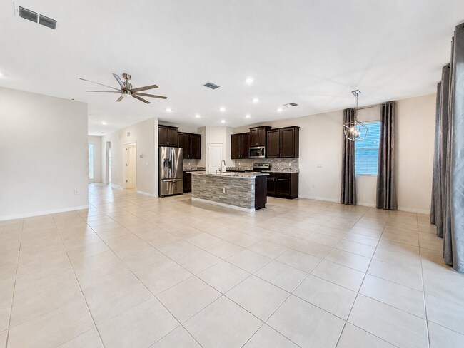 Building Photo - 12544 Shining Willow St