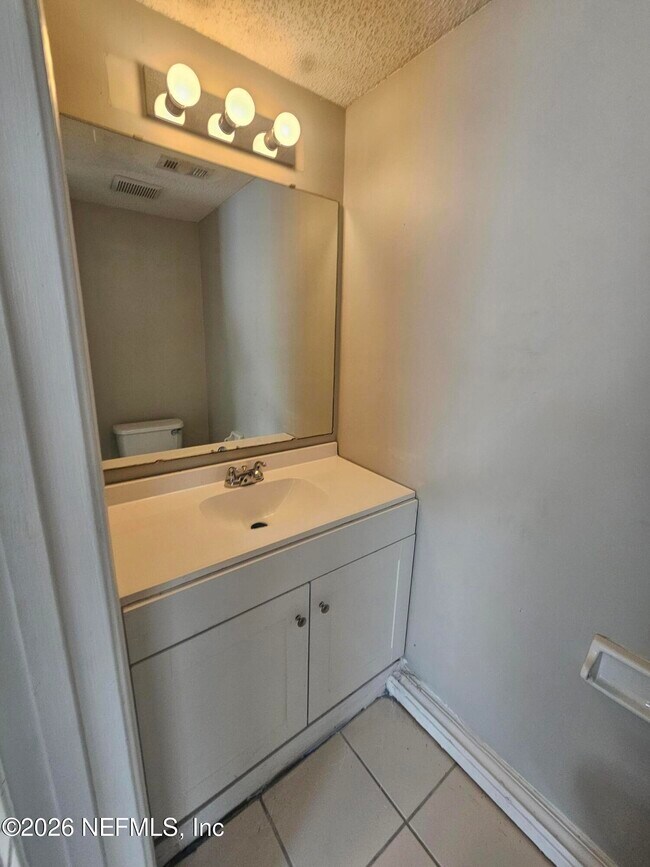 Building Photo - 2200 Marsh Point Rd