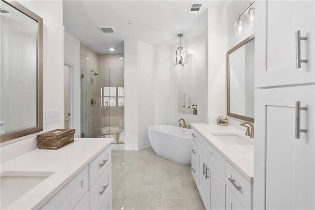 Building Photo - 110 Via Roma