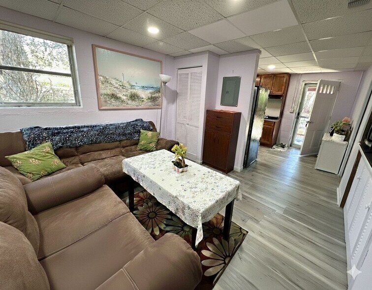 Building Photo - 923 Abbiegail Dr