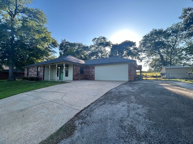 Building Photo - COMING SOON! Lakeside Dream Home: Fully Re...