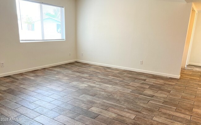 Building Photo - 2443 E Marmora St