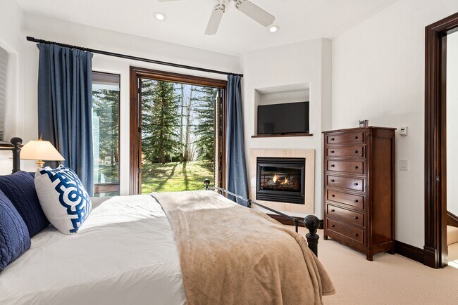 Building Photo - 875 Horse Ranch Dr