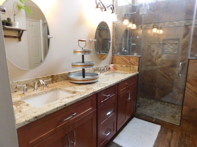 Building Photo - Beautifully Furnished Townhome With Sunset Views