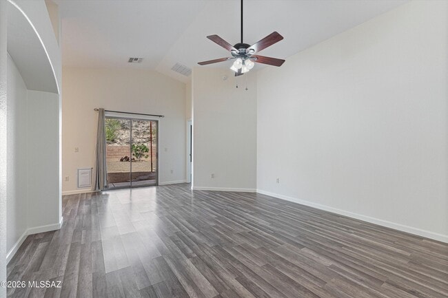 Building Photo - 60958 Cantle Ct