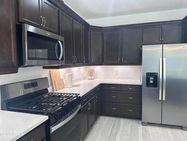 Building Photo - 9259 Paradise Dr