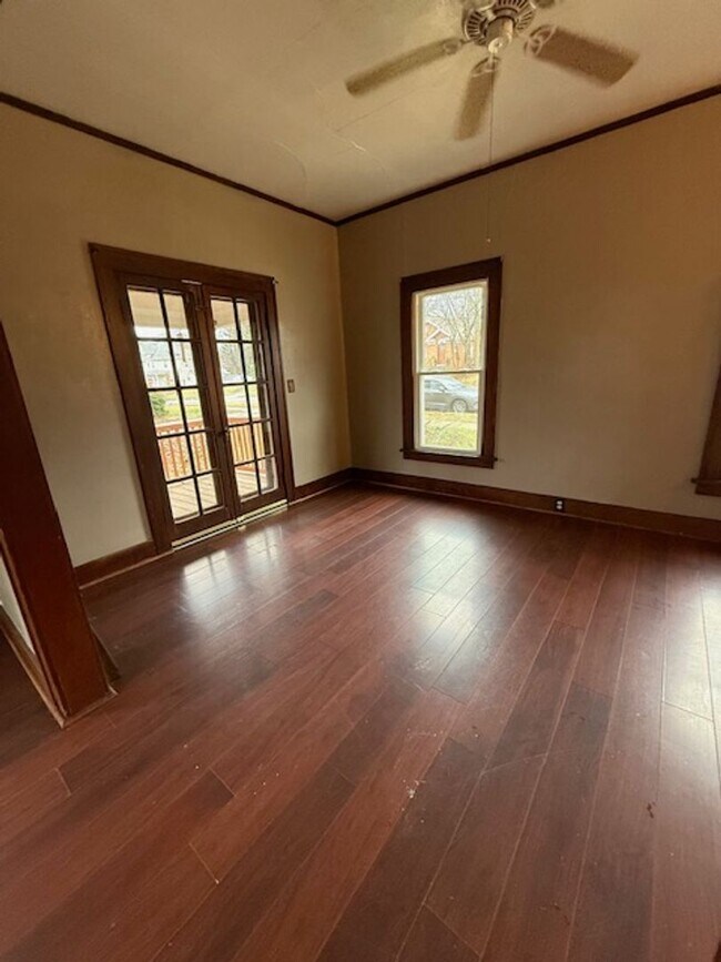 Building Photo - 3 Bedroom / 1 Bath house with Garage in Peoria