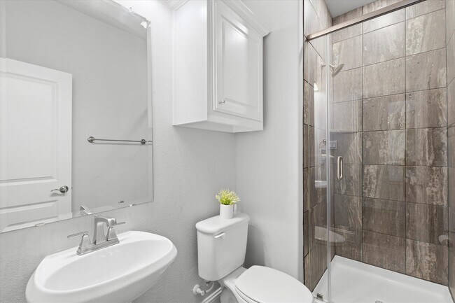 Building Photo - 1412 Summer Ln