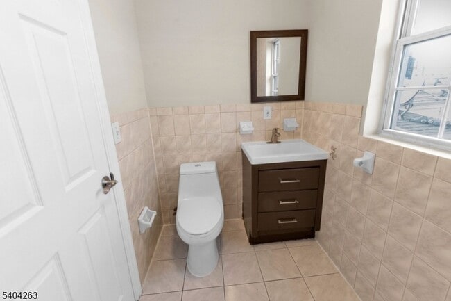 Building Photo - 139 Inslee Pl