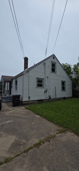 Building Photo - 937 Elmhurst Rd