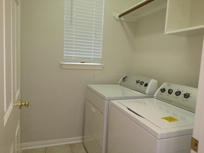 Building Photo - 3314 Worthington Dr