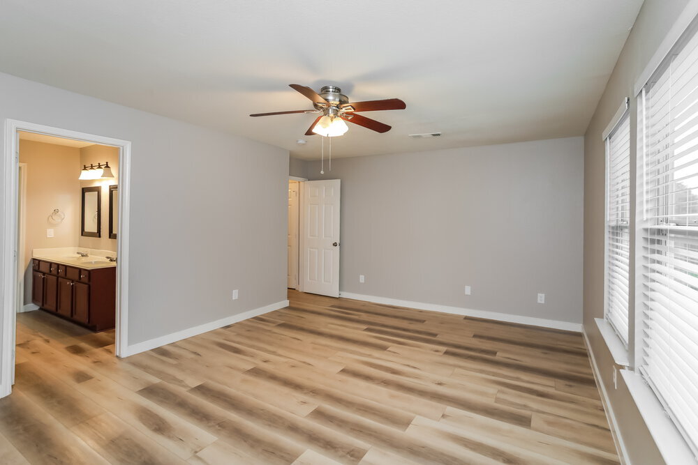 Building Photo - 2500 Briar Forest Dr