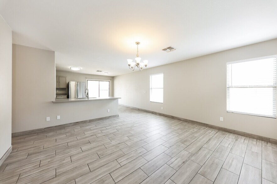Building Photo - 11522 W Wethersfield Rd