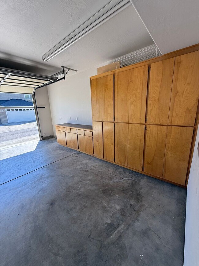 Building Photo - 3170 Juniper Ridge Dr