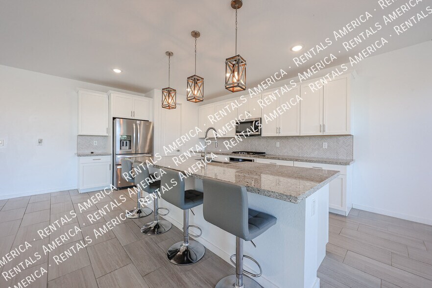 Building Photo - 40622 W Williams Way