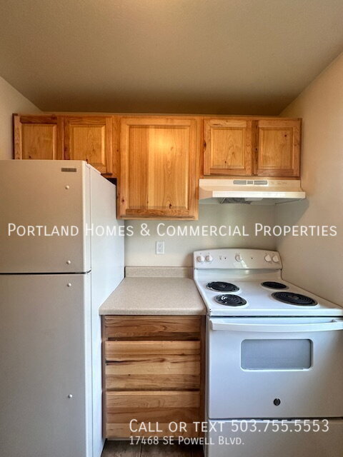 Building Photo - 17468 SE Powell Blvd