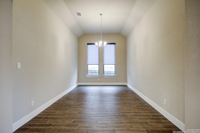 Building Photo - 1038 Cadogan Squire